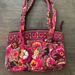 Vera Bradley purse. Lightly used and CLEAN!